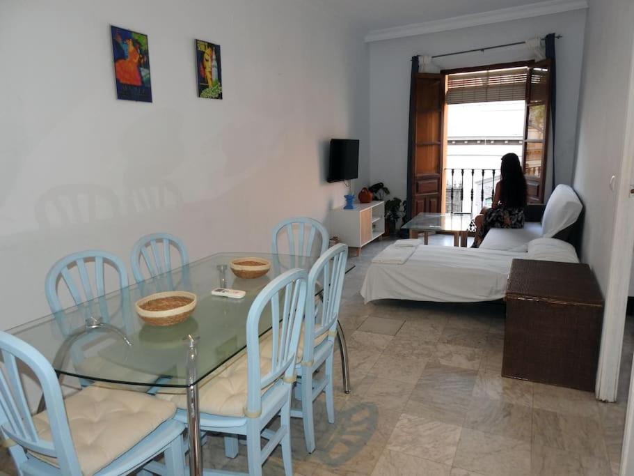 Apartamento En Sevilla Centro Con Vistas A La Plaza Alameda De Hercules - Hasta 6 Personas المظهر الخارجي الصورة
